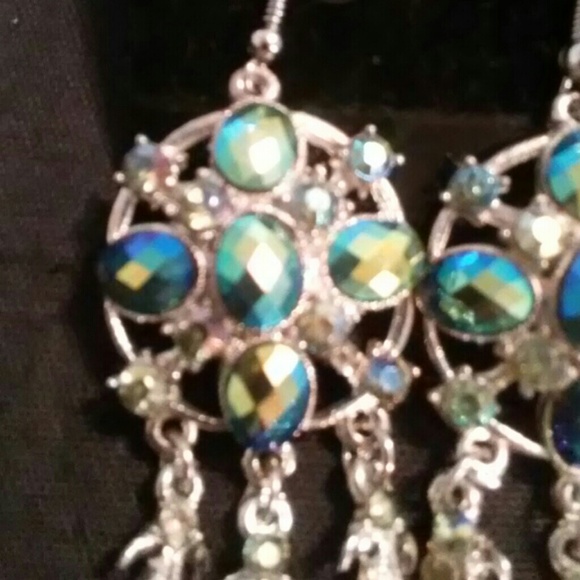 Dangle Earrings - Picture 5 of 5